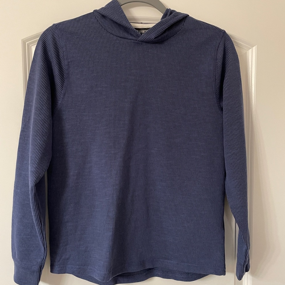 Hollywood the jean people Boys Large blue lightweight long sleeve hoodie. NWOT.